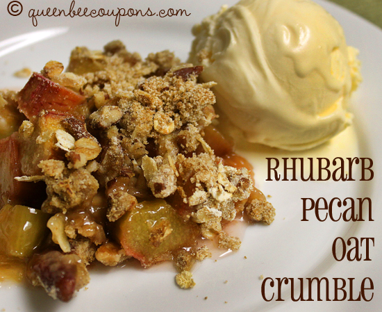 Rhubarb-pecan-oat-crumble