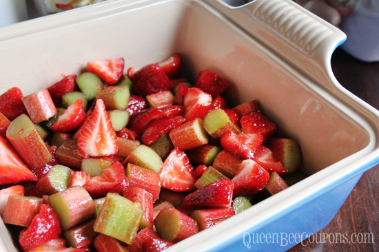 Fruit-Filling-Rhubarb-Strawberry-Crisp