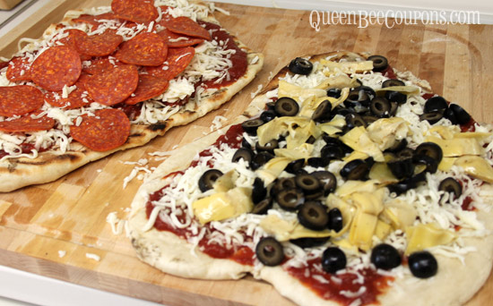 Grilled-Pizza-How-to-toppings