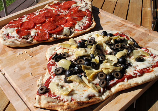 Pizza-on-the-grill