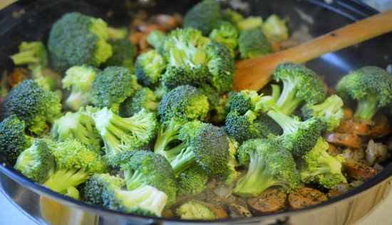 Broccoli-Sausage-Stirfry-steam-broccoli