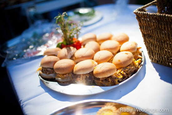 Mini-Burgers-Wedding-Appetizer
