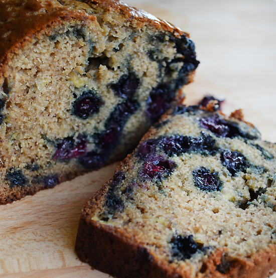 Banana-Bread-With-Blueberries