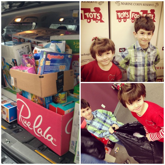 Toys-For-Tots-Volunteer