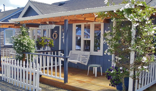 Groupon - Boardwalk Cottages in Long Beach
